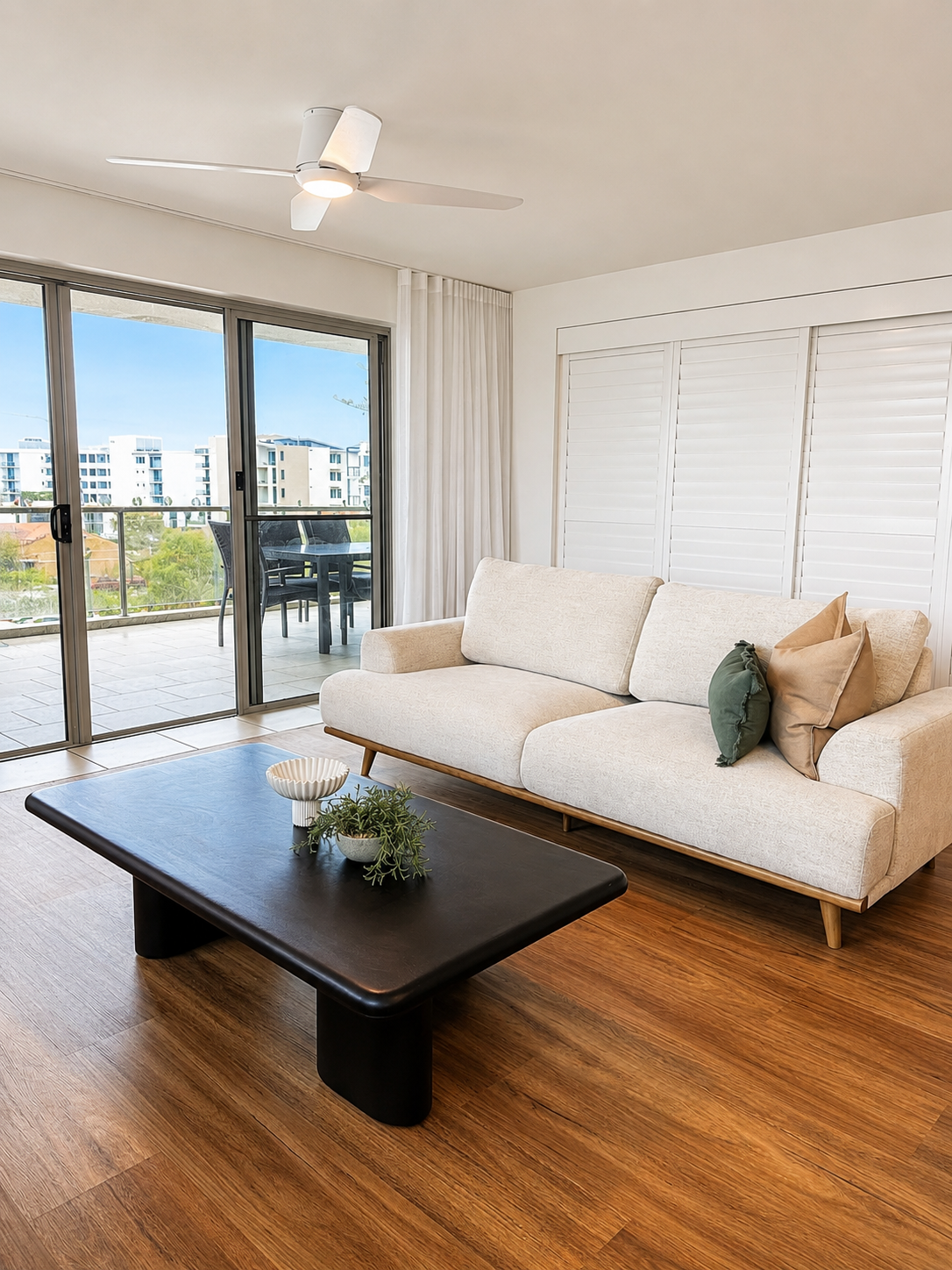 LOUNGE ROOM 2
