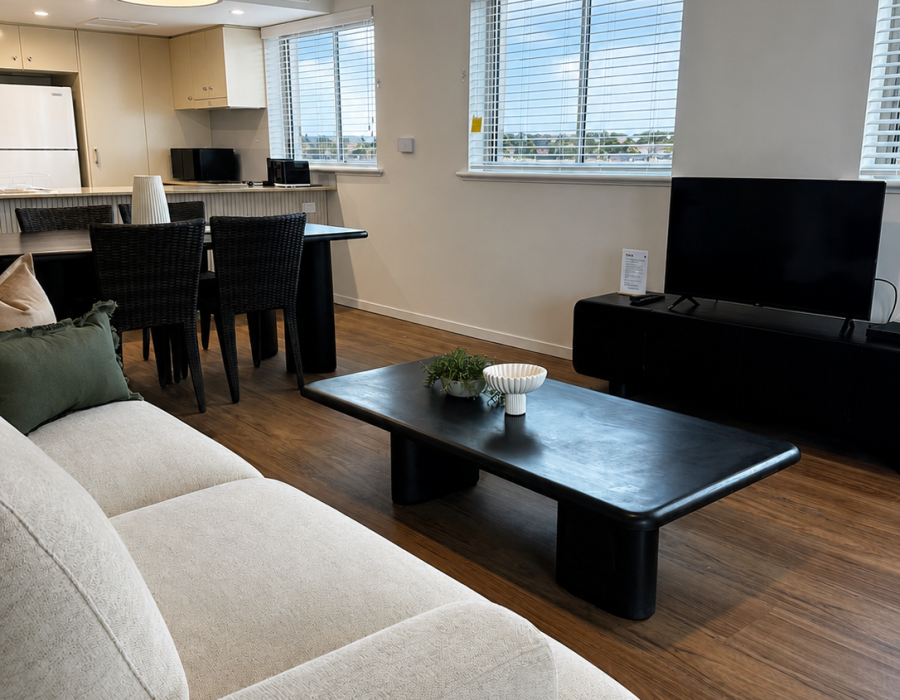 LOUNGE ROOM 4